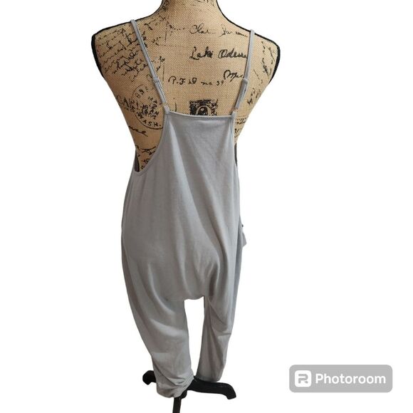 Uniqlo Lagenlook Drop Crotch Spaghetti Strap Jumpsuit Womens SZ Small Minimalist - Picture 3 of 7